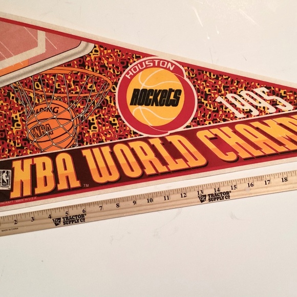 Vintage 1995!  HOUSTON ROCKETS NBA WORLD CHAMPIONS!  30” pennant! - Picture 1 of 3